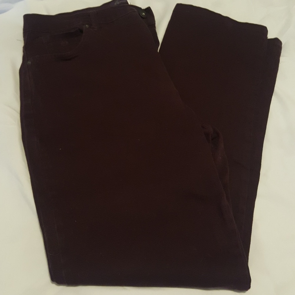 Gloria Vanderbilt plum color jeans